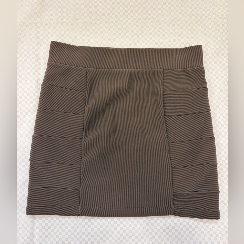 H&M Ribbed & Banded Mini Skirt Size 8 in Brown